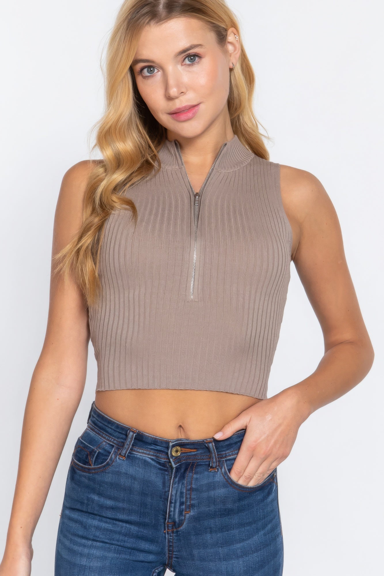 THE GIA Sleeveless Rib Sweater Top W/zipper
